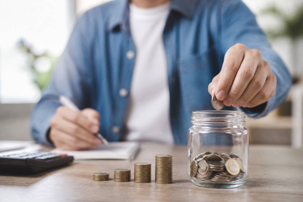 Investir une petite somme : les meilleures stratégies pour faire fructifier son épargne